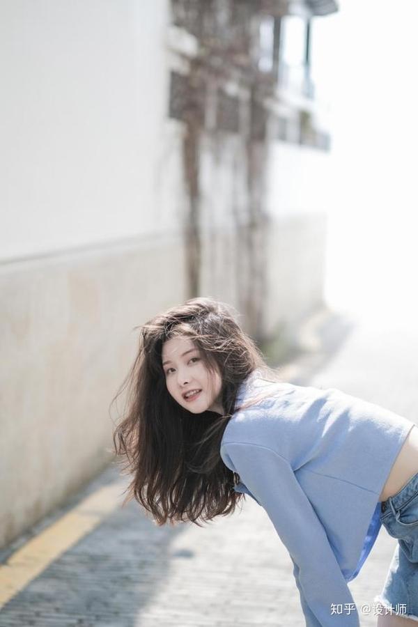 剪刀手拍照已过时,今年流行这些"拍照姿势",轻松拍出美照片