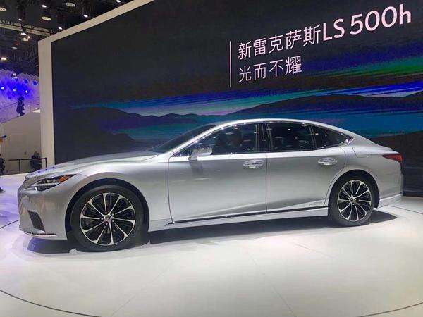 新款雷克萨斯ls500h上市878万元起智能化配置彰显低调奢华