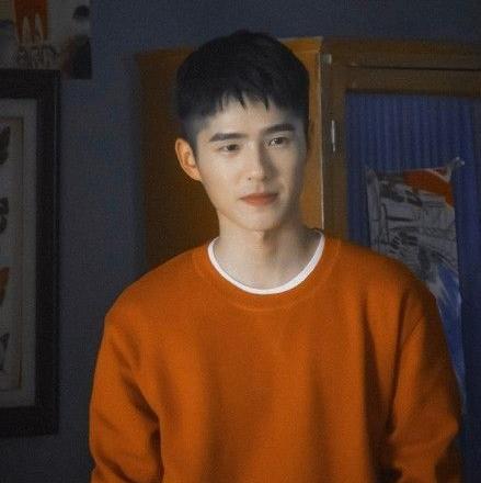 为什么刘昊然眼睛不大,是单眼皮,牙也不算好看,为什么