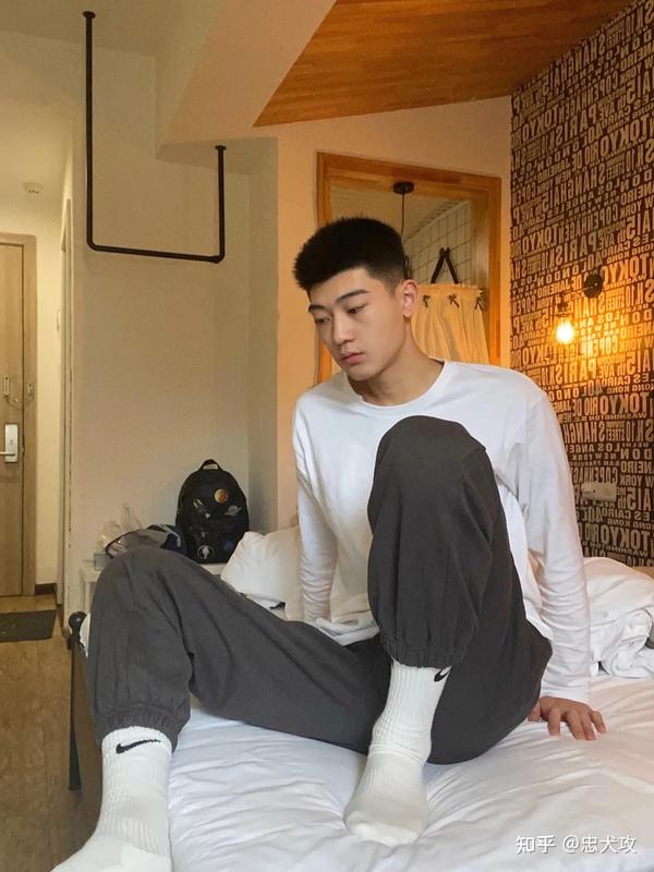 "帅哥的jiojio也会臭吗?