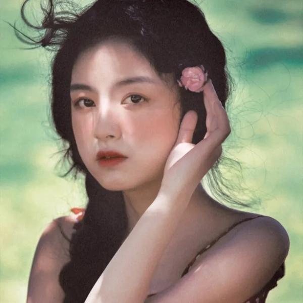 大爱这期复古风女生头像