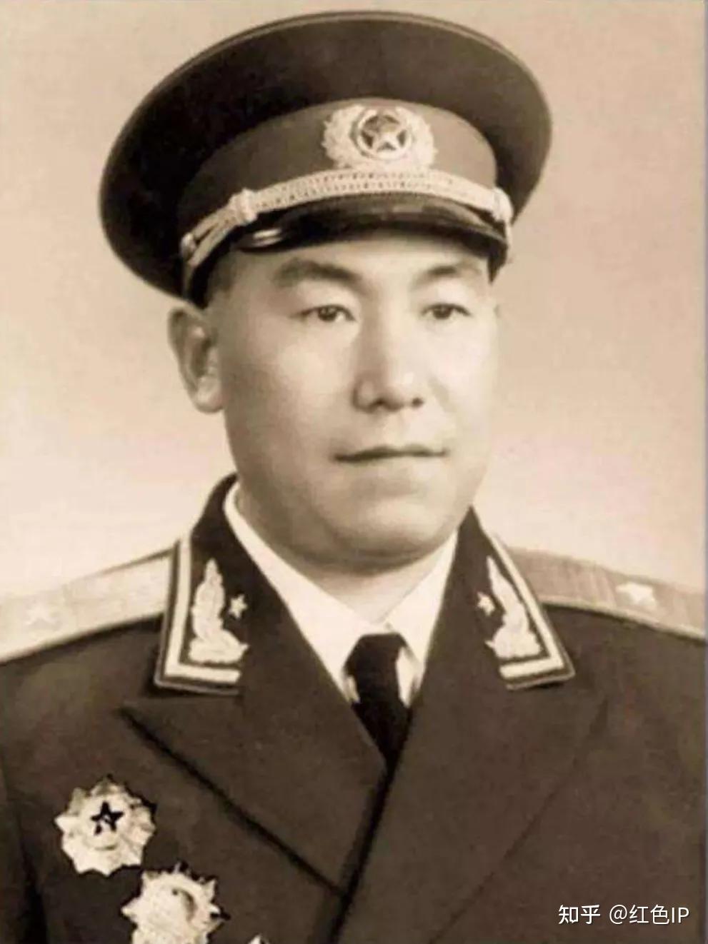 刘贤权刘贤权(1915年—1992年,江西吉安人.