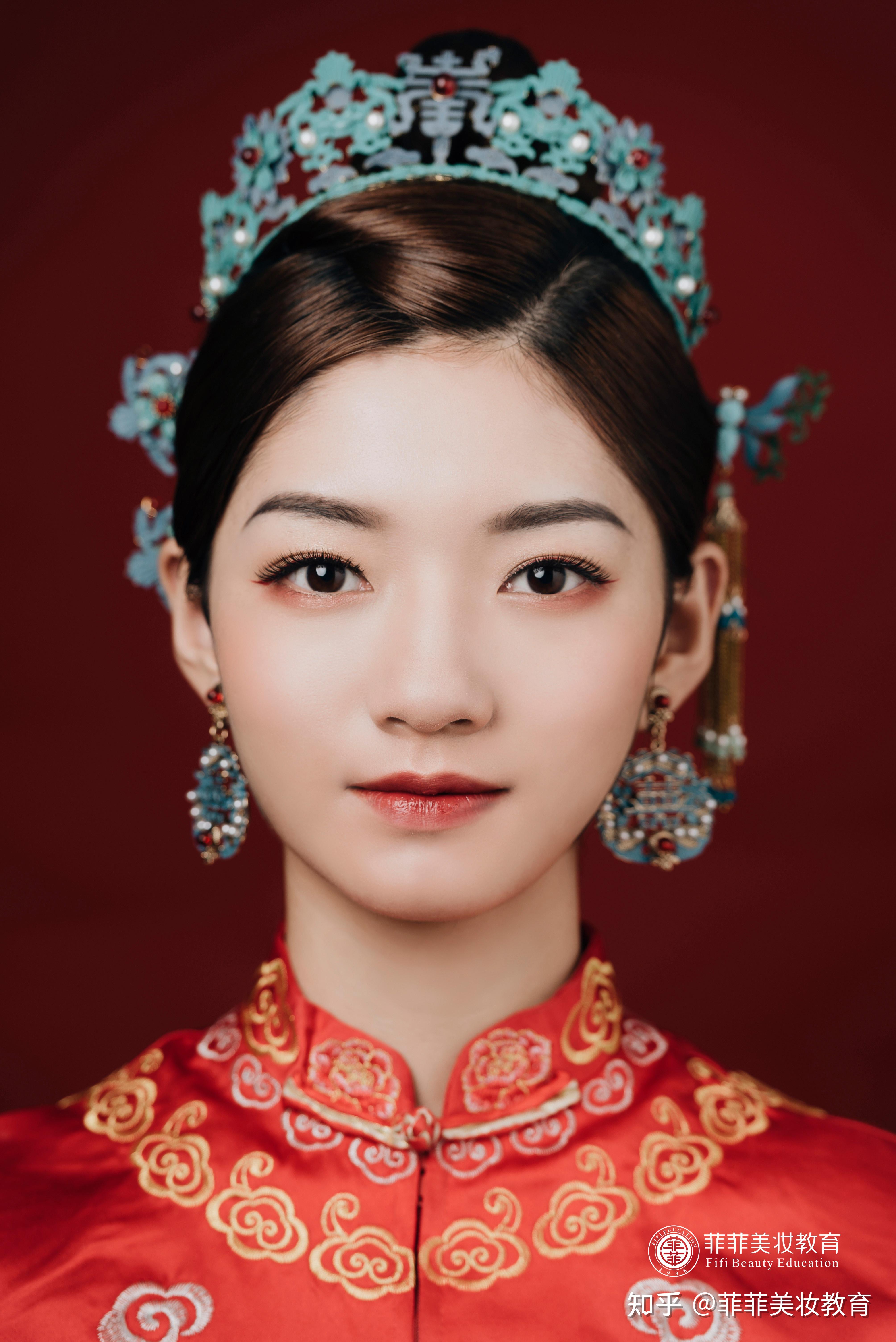 专业新中式新娘妆造 一袭红衣风华绝代