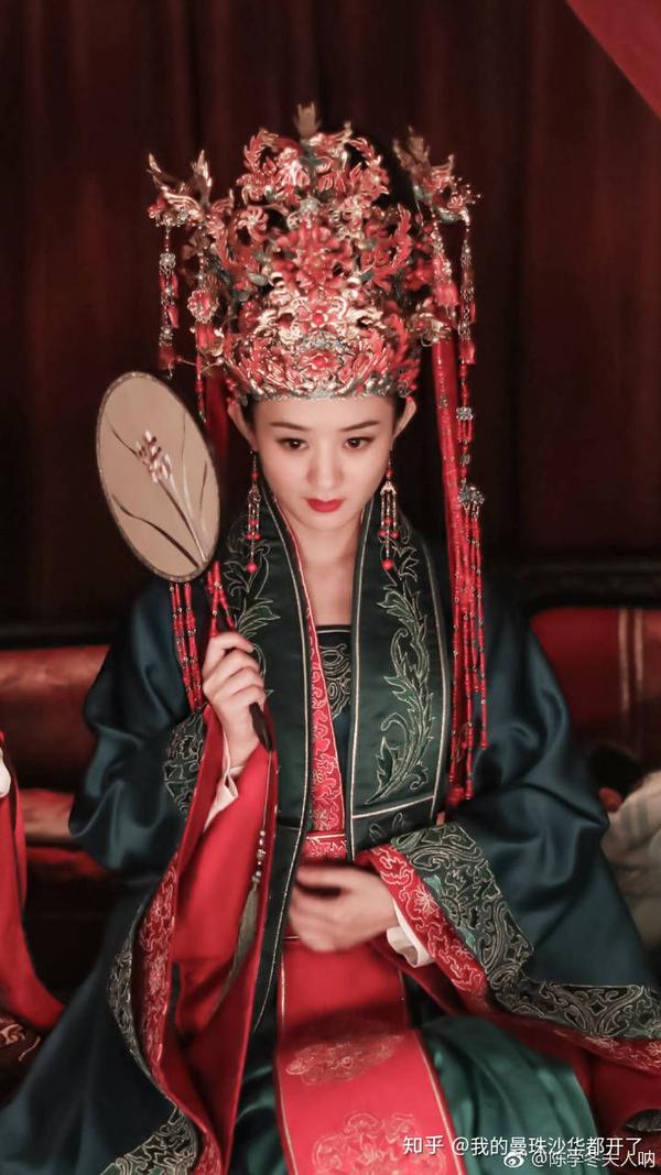 最近大火的《知否知否,应是绿肥红瘦》里大婚造型也是太棒了!