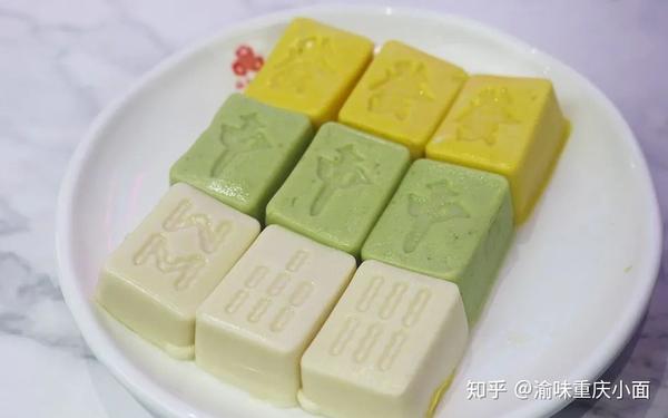 没开吃前忍不住先夹一筷子肉沫尝尝 麻将鸡豆花面 作为渝味迎中秋