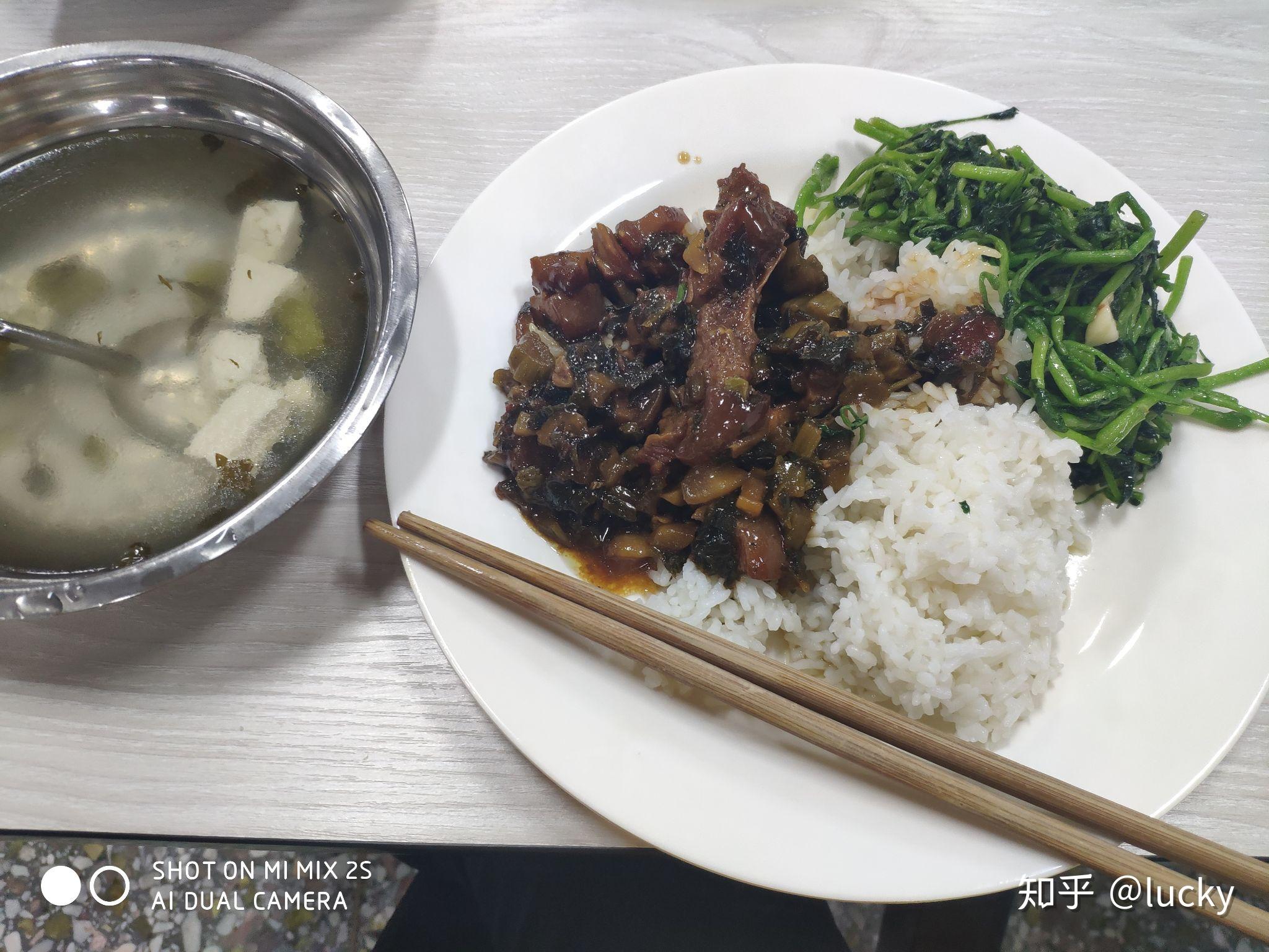 在龙岩学院里就餐是一种怎样的体验有什么推荐的食堂和美食