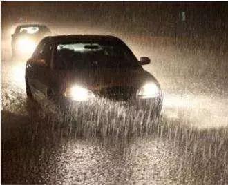 大雨倾盆你经历过哪些雨天惊魂