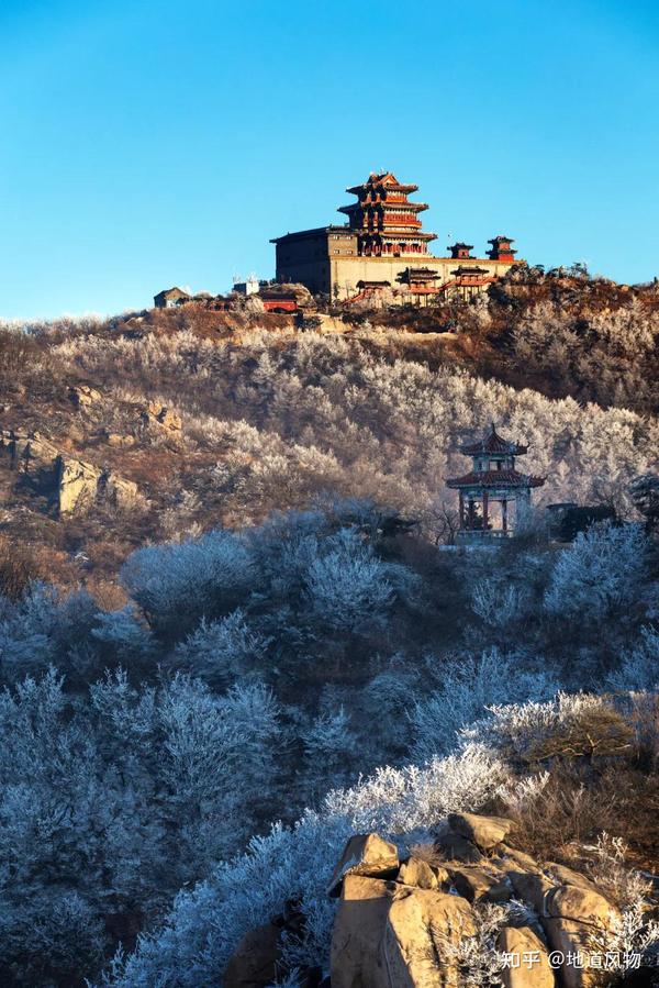 沂山最高峰玉皇顶,位于潍坊市临朐县.图/视觉中国