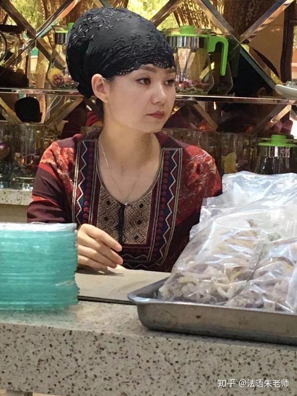 羊杂汤可以成就如此美艳的女人,这是我们率性的吴忠之行带给我的最大
