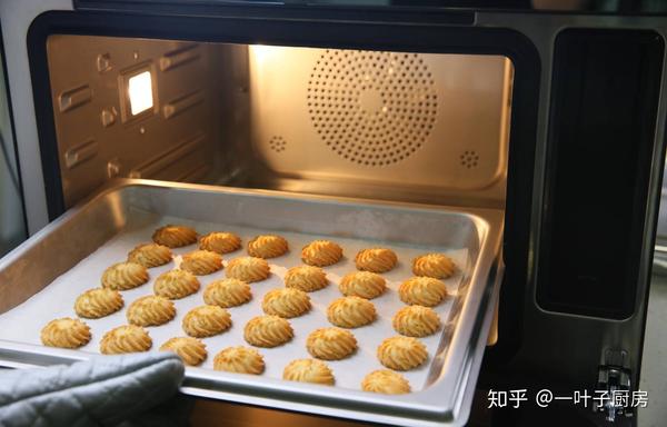 选对蒸烤箱也能做烘焙,教你在家做出网红手工珍妮曲奇饼干!