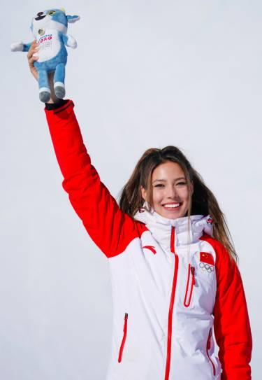 今日图集16岁的滑雪世界杯两连冠获得者谷爱凌