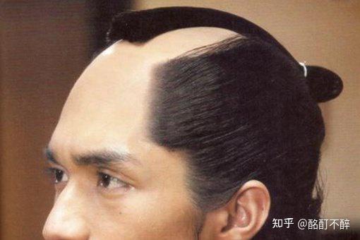 为什么古代日本人要把中间的头发剃掉