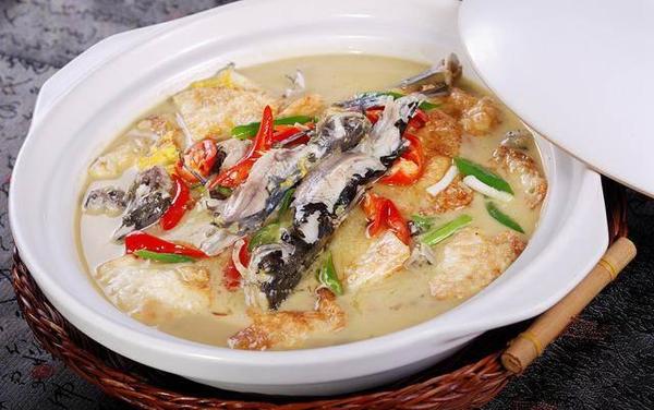 甘孜旅游必吃的特色美食推荐高原无鳞鳕鱼低音号语音导游