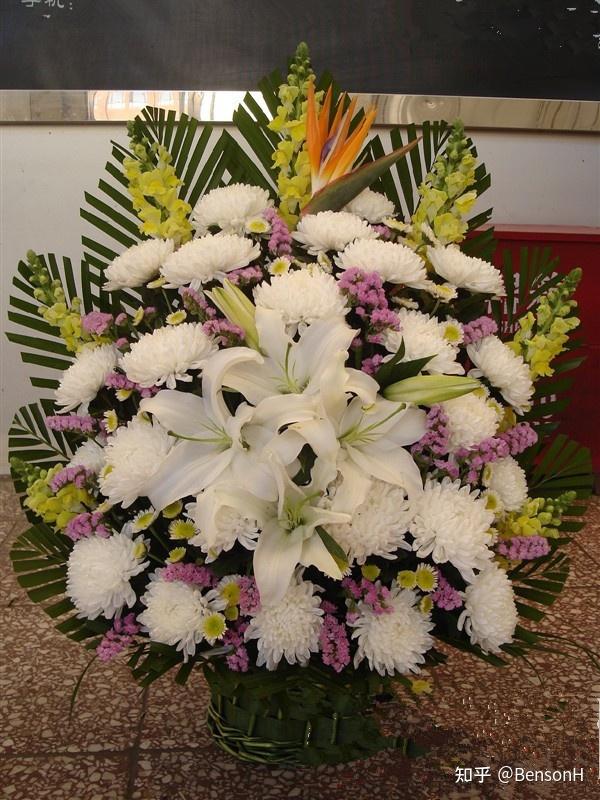 殡仪馆祭奠鲜花花圈该怎么选择?