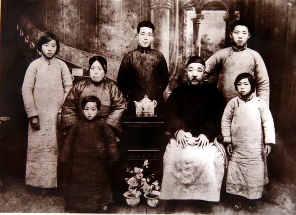 1937年黄埔军校毕业前的郝柏村
