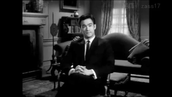很多人都看过李小龙到福克斯面试的视频,视频中的小李西装革履,身材