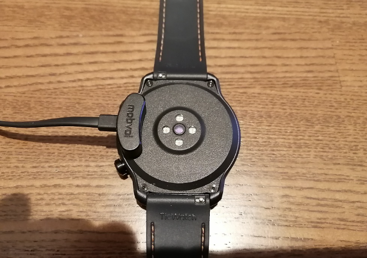开箱实测ticwatchpro3运动版2022年智能手表推荐汗水在肆意挥洒中总要