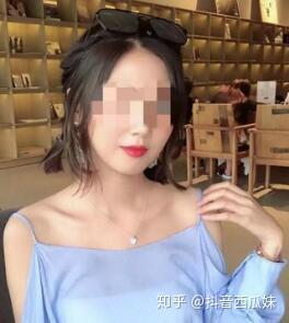 类似的道歉声明,大家其实并不陌生,此前空姐被害惨案发生后,滴滴公司
