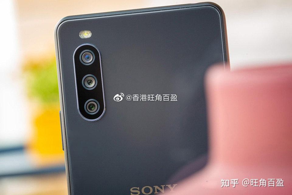 索尼xperia10iii与xperia10ii对比图x10iii更小巧些