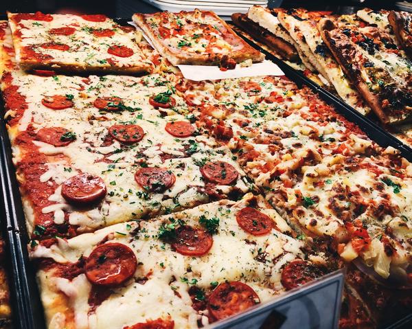 pizza peperoni 辣香肠披萨