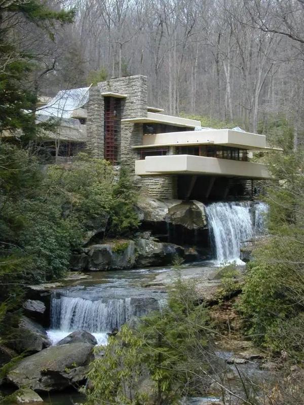 lloyd wright)的建筑模型,就是设计流水别墅的那个赖特