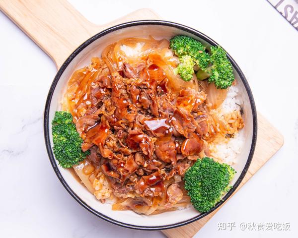 这碗照烧肥牛饭绝了!肉嫩滑口汤汁鲜美,关键在酱汁的配比