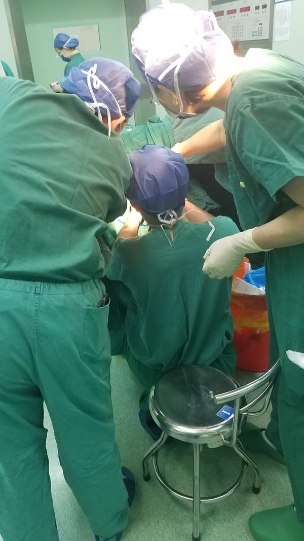 女生去做手术碰上男医生如何避免不必要的裸露尴尬?