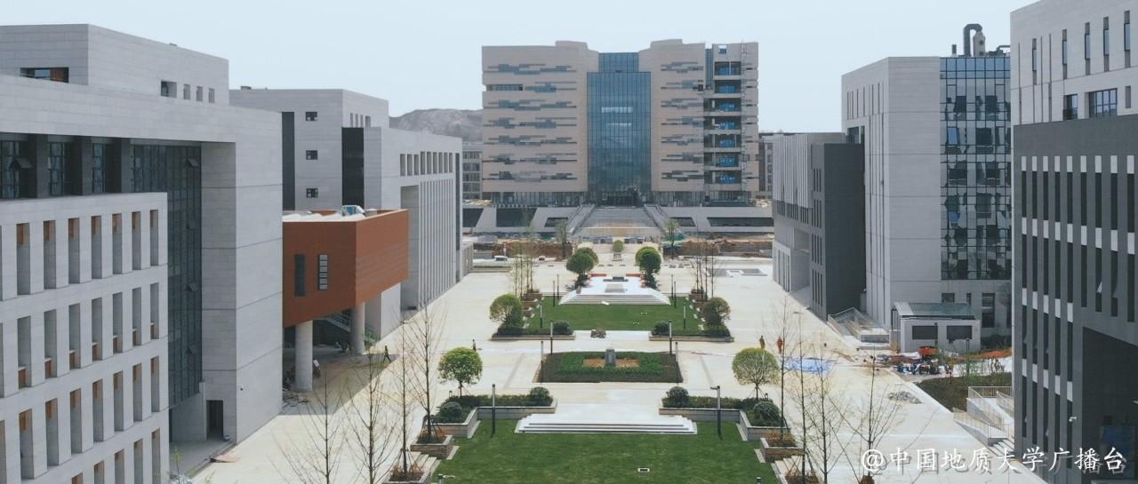 如何看待中国地质大学(北京)新施行的宿舍断电及浴室开发政策?