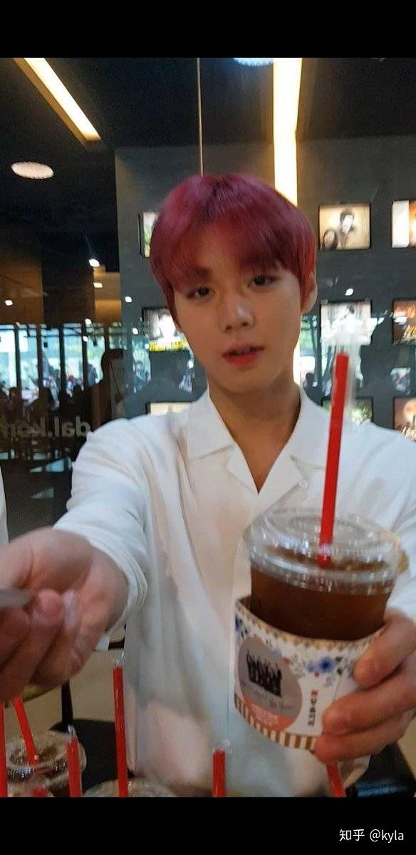 wanna one 门面朴志训 我的桃花眼男孩 多图预警