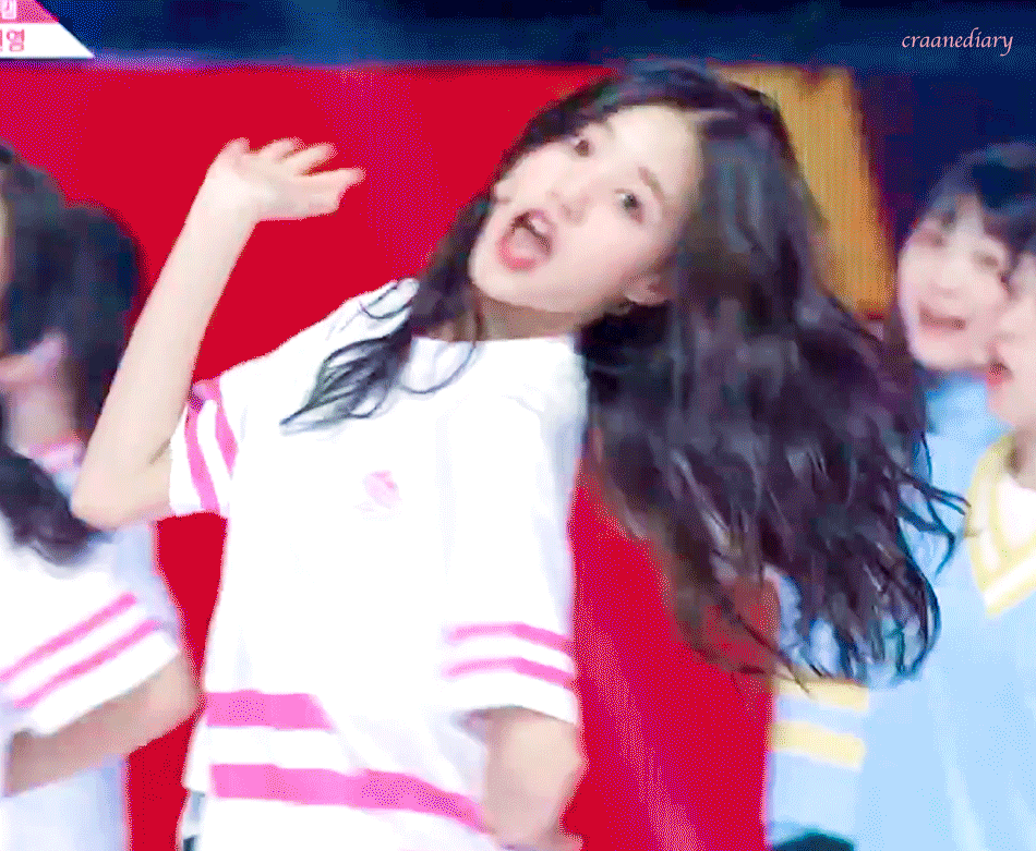 路人镜头下小圆一点也不拘束怯场,反而更清爽了呢.