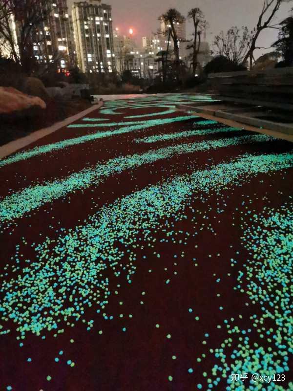 自发光路面的神奇之处