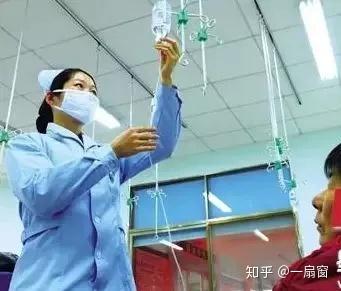 静脉输液,护士竟然倒着扎!逆行穿刺是否可行?