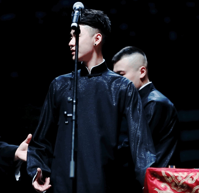 张云雷和杨九郎台上台下发生过什么暖心的事?