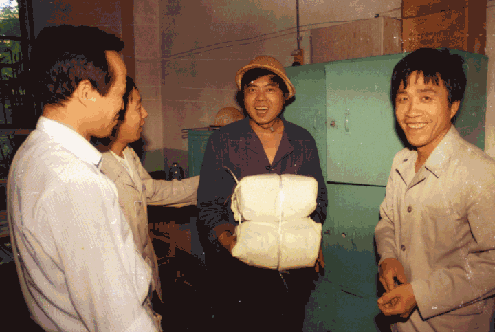 那些富有浓浓年代感的照片特别钟爱 看完你可能会有种 想把家里老