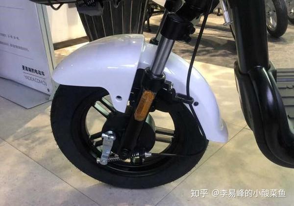 电动车什么品牌好?雅迪v20送爸妈