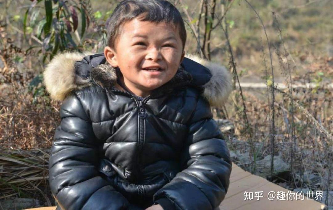 从风光小马云到穷困潦倒范小勤,是不良商家的错,还是父母贪婪?