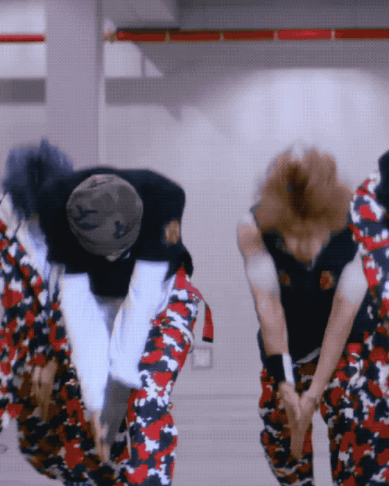 如何评价nct迷你三辑《cherry bomb》的舞台?