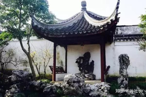 关于网师园殿春簃冷泉亭半亭造型的思考