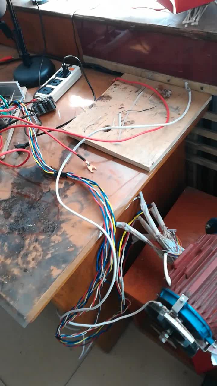 这是另一种控制器技术方案的开关磁阻电机视频