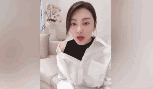 首次演出,一首《粉红色的回忆》配上张雨绮顺拐的舞姿和自信的小表情