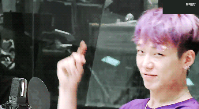 心里面去啦 最喜欢西装黑发bobby,我的壁纸呀,视频发不出来只能截图了