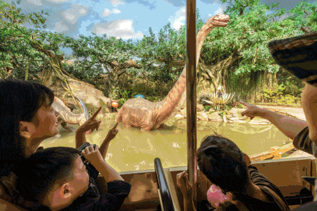 海子山2022奇幻巨作预告夜探恐龙谷异域孔雀园为山居生活预定奇妙之旅