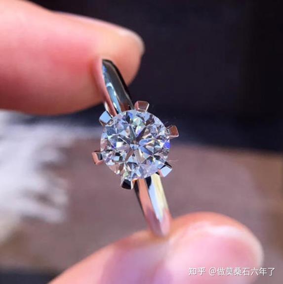 伟德国际蒂芙尼钻石项链