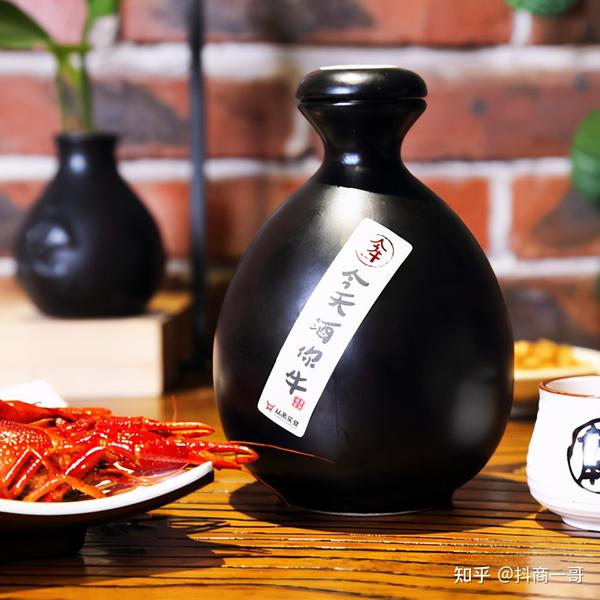 今天清风给大家分享一招鉴别粮食酒和勾兑酒的小技巧,从此远离选酒
