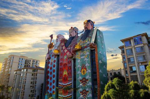 新世界的大门还有5秒到达战场 天子大酒店 天子大酒店位于燕郊开发区