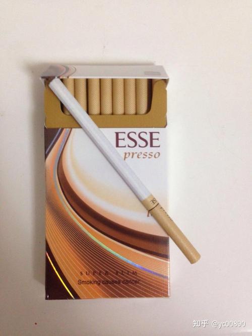 它是esse香烟中老牌的性价比之王,巧克力香味特别浓醇,在撕开塑封表层