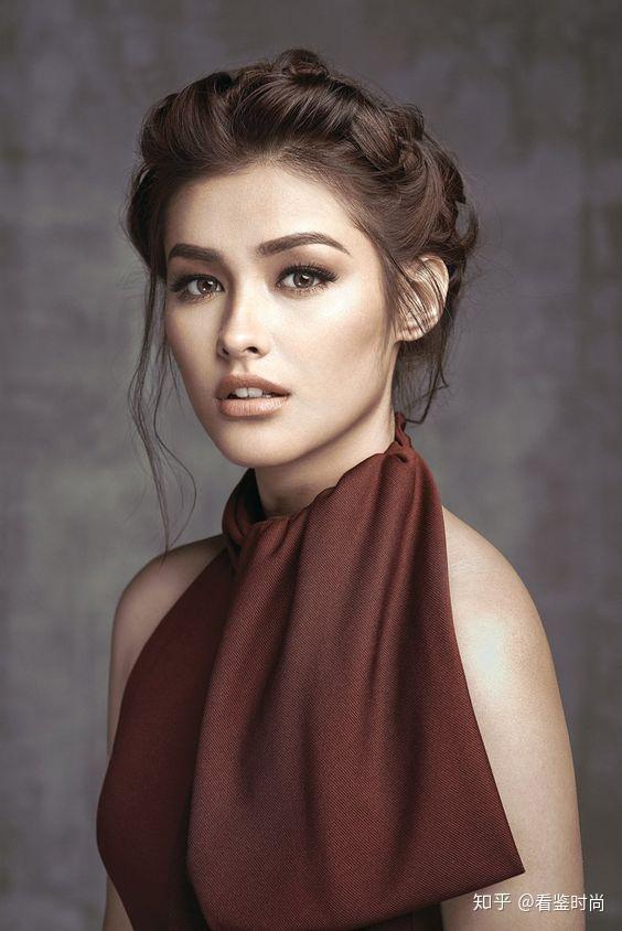 丽莎·索贝拉诺 liza soberano)是一位菲律宾裔的美国女演员,也是