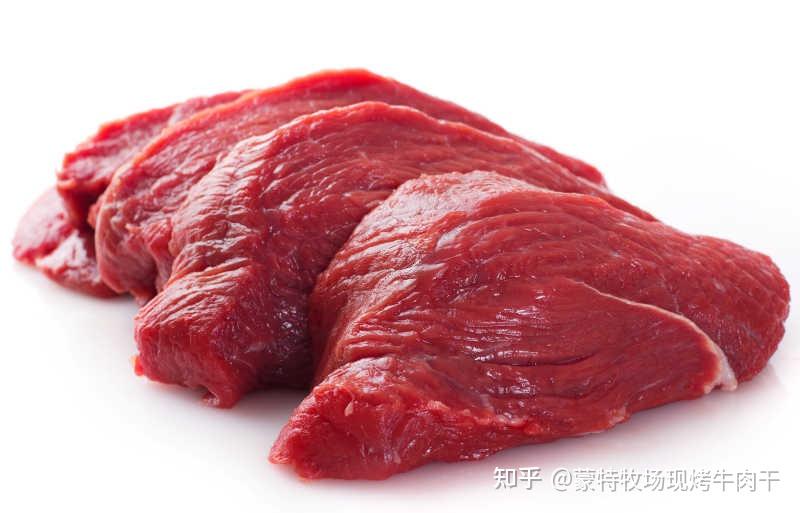 好牛肉或者真牛肉烤制出来的牛肉干颜色会呈现出暗红色甚至黑色,一种