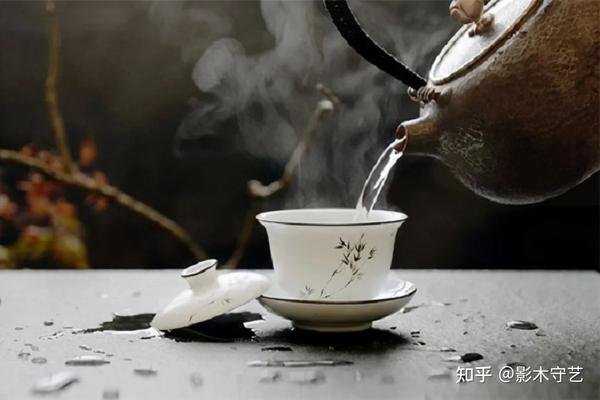 女人如水,男人如茶, 最好的茶与最好的水相爱, 是人间最醉人的爱情.