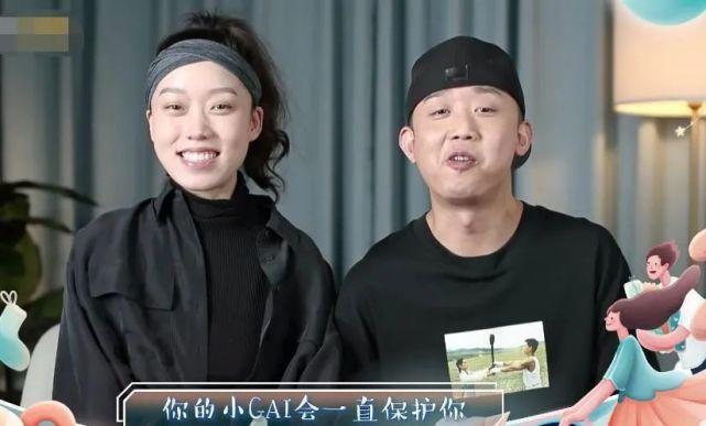 去年也登上了一档综艺节目《新生日记,当中和老婆王斯然的恩爱日常